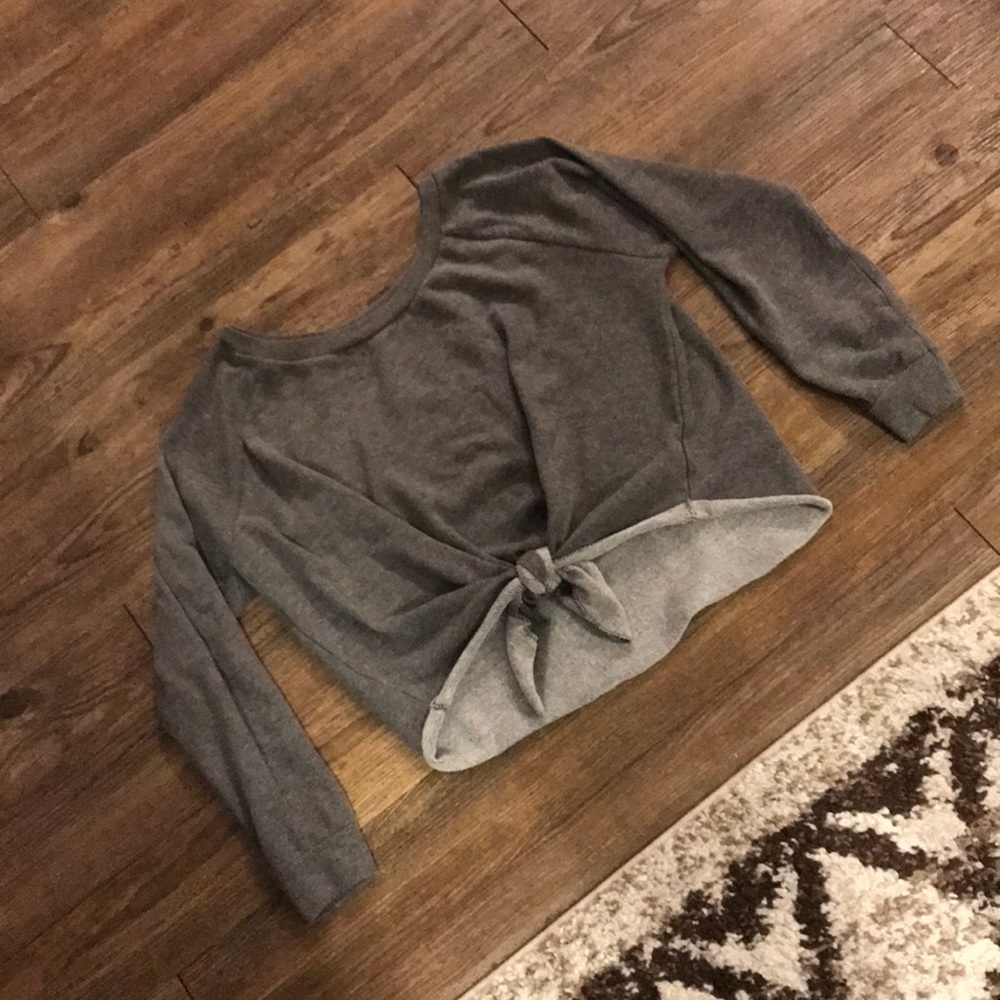 Short sweatshirt